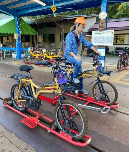 Trải nghiệm đạp xe leo núi đường sắt ở Gifu. Trải nghiệm đạp xe leo núi đường sắt ở Gifu.